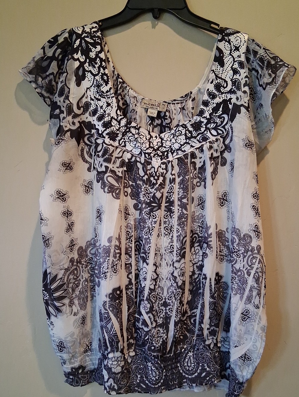 ONE WORLD Black & White Paisley Scoop Neck Blouse